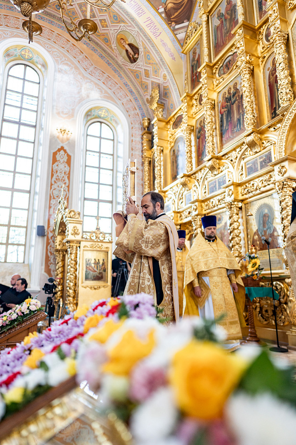 Божественная литургия в соборе Всемилостивого Спаса Вознесенской Давидовой пустыни